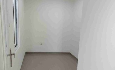 Rumah Murah 3 Lantai Carport Jalan Johar Baru Jakarta Pusat