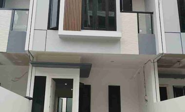 Rumah Murah 3 Lantai Carport Jalan Johar Baru Jakarta Pusat