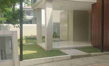 DiJual Cepat / Sewakan Rumah. bagus Dekat Mall Pakuwon Lokasi Graha Natura Surabaya Barat