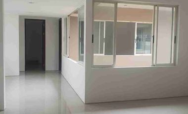 DiJual Cepat / Sewakan Rumah. bagus Dekat Mall Pakuwon Lokasi Graha Natura Surabaya Barat