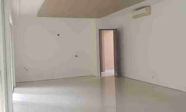 DiJual Cepat / Sewakan Rumah. bagus Dekat Mall Pakuwon Lokasi Graha Natura Surabaya Barat