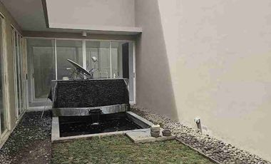 DiJual Cepat / Sewakan Rumah. bagus Dekat Mall Pakuwon Lokasi Graha Natura Surabaya Barat