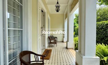 Rumah Mewah Secondary Desain Classic Colonial di Cipete Jakarta Selatan