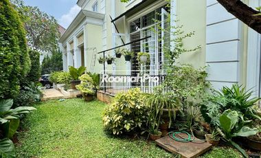 Rumah Mewah Secondary Desain Classic Colonial di Cipete Jakarta Selatan