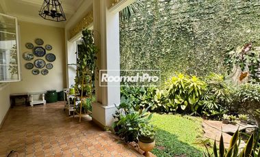 Rumah Mewah Secondary Desain Classic Colonial di Cipete Jakarta Selatan