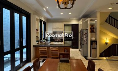 Rumah Mewah Cipete Lokasi Strategis Dekat Kebayoran Baru Jakarta Selatan