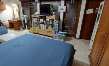 RUMAH LOKASI  STRATEGIS DI JAKARTA SELATAN MURAH HITUNG TANAH SAJA, SHM