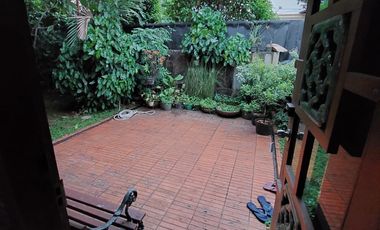 RUMAH LOKASI  STRATEGIS DI JAKARTA SELATAN MURAH HITUNG TANAH SAJA, SHM