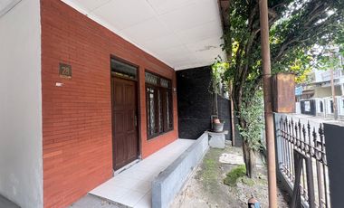 DISEWAKAN RUMAH 2 LANTAI ANTAPANI BELAKANG GRIYA