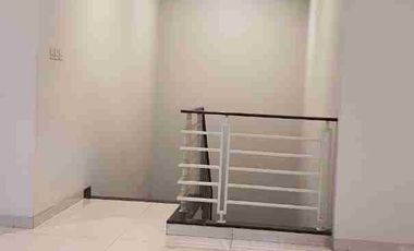 JUAL RUMAH 2 LANTAI SEMI FURNISHED DI SUKAJADI PERMAI