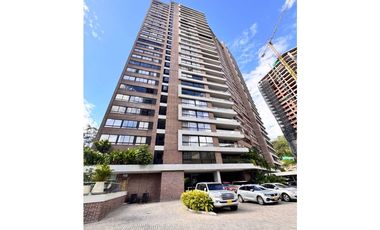 Apartamento en el Poblado por las Palmas