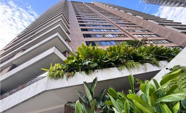 Apartamento en el Poblado por las Palmas
