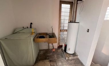 Se vende casa en Col. La Escalera, frente al Instituto Politécnico Nacional, Gustavo A. Madero