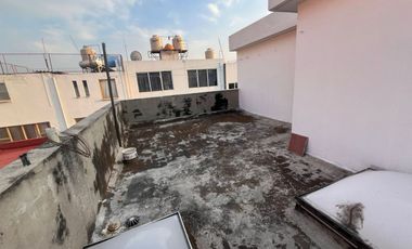 Se vende casa en Col. La Escalera, frente al Instituto Politécnico Nacional, Gustavo A. Madero