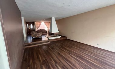 Se vende casa en Col. La Escalera, frente al Instituto Politécnico Nacional, Gustavo A. Madero