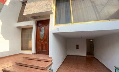 Se vende casa en Col. La Escalera, frente al Instituto Politécnico Nacional, Gustavo A. Madero