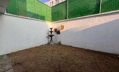 Se vende casa en Col. La Escalera, frente al Instituto Politécnico Nacional, Gustavo A. Madero