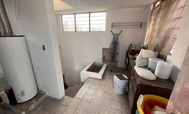 Se vende casa en Col. La Escalera, frente al Instituto Politécnico Nacional, Gustavo A. Madero