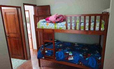 Alquilo casa amoblada de 3 habitaciones en Salinas detrás del hotel Barceló