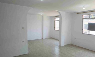 Alquiler de departamento ubicado en primer piso alto cerca del Policentro