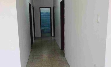 Alquiler de departamento ubicado en primer piso alto cerca del Policentro