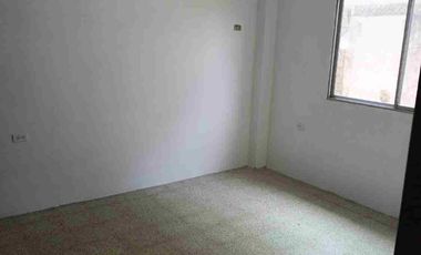 Alquiler de departamento ubicado en primer piso alto cerca del Policentro