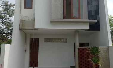 Rumah 2 Lantai Siap Huni Lokasi Strategis Dijual, Denpasar Utara