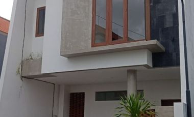 Rumah 2 Lantai Siap Huni Lokasi Strategis Dijual, Denpasar Utara