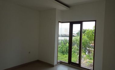 Rumah 2 Lantai Siap Huni Lokasi Strategis Dijual, Denpasar Utara