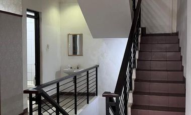 Ruko 3 Lantai di Kawasan Hotel Dijual, Kuta area