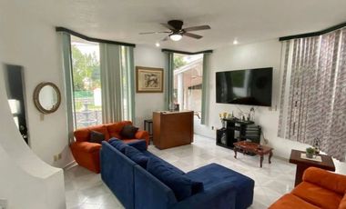 VENTA DE CASA EN AV TULIPANES FRACCIONAMIENTO  LOMAS DE COCOYOC MORELOS