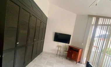 VENTA DE CASA EN AV TULIPANES FRACCIONAMIENTO  LOMAS DE COCOYOC MORELOS