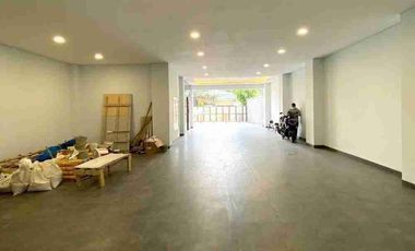 DIJUAL GEDUNG BARU 4,5 LANTAI – DEWI SARTIKA Cawang