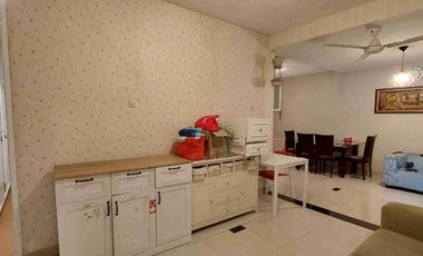 rumah disewakan di semanan 1 lt carport 2 depan taman furnish siap huni