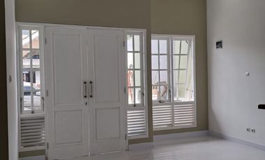 jual rumah rapi siap huni Griya loka BSD high ceiling