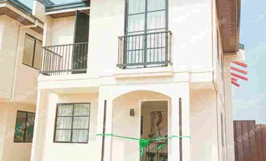 2 Storey House and Lot with 3 Bedrooms 2 Toilet & Bath and 1 Garage