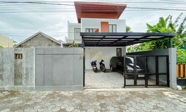 Rumah Kontemporer 2 Lantai Dekat Transmart Maguwoharjo