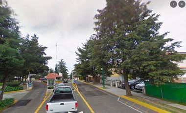 Oportunidad Casa en Atizapán Residencial Chiluca Valor comercial: $16,500,000 MXN Precio: $9,500,000 MXN