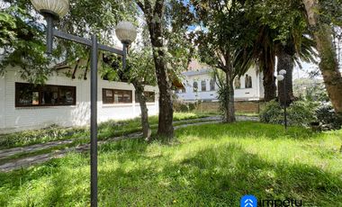 En arriendo casa en la Argelia junto a la avenida principal muy cerca a la universidad nacional de Loja