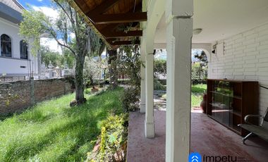 En arriendo casa en la Argelia junto a la avenida principal muy cerca a la universidad nacional de Loja