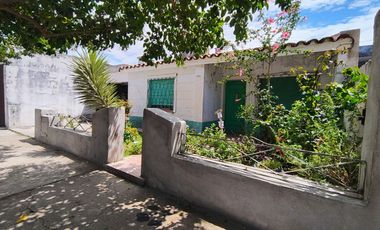 VENTA CASA 4 DORMITORIOS Bº RESIDENCIAL AMERICA