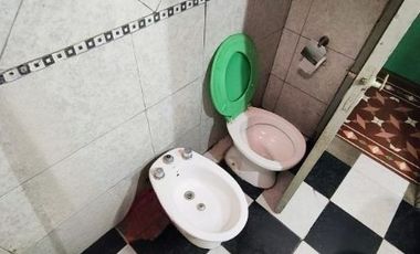 VENTA CASA 4 DORMITORIOS Bº RESIDENCIAL AMERICA