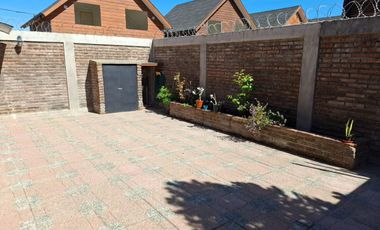 Casa de Dos Pisos, en Huertos de Linares