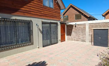 Casa de Dos Pisos, en Huertos de Linares