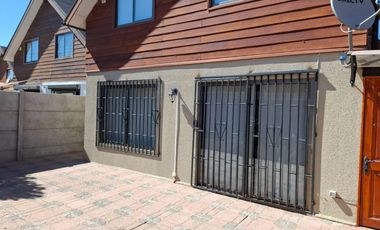 Casa de Dos Pisos, en Huertos de Linares