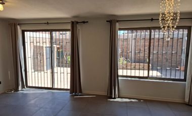 Casa de Dos Pisos, en Huertos de Linares