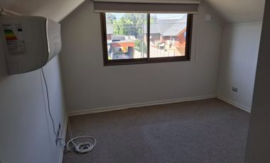 Casa de Dos Pisos, en Huertos de Linares