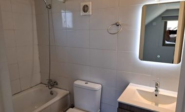 Casa de Dos Pisos, en Huertos de Linares