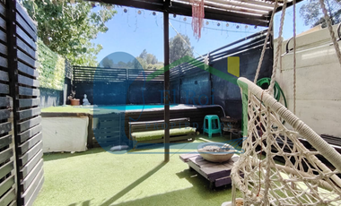 CASA DE DOS PISOS EN RECINTO CERRADO