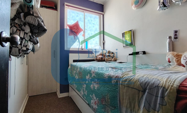 CASA DE DOS PISOS EN RECINTO CERRADO